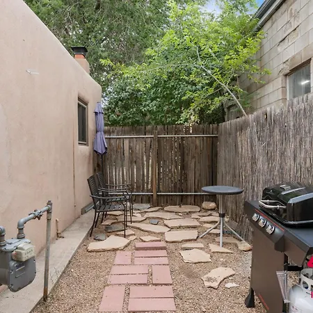 Holiday home Charming Adobe Revival- An Irvie *